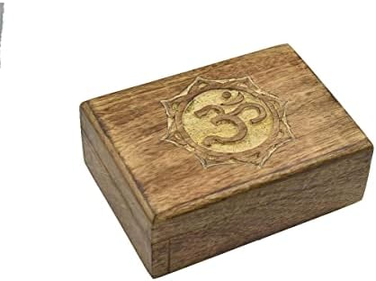 אחסן קופסת דקורטיבית מגולפת אינדיא מעץ עם אום וגילוף פרחוני למעלה | מארגן תכשיטים של קופסאות אוצר שמור
